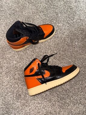 ‘Shattered Backboard’ Air Jordan 1 High-Top Sneakers